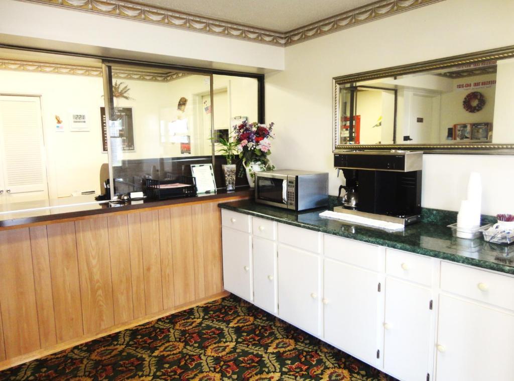 Budget Inn Daleville Екстер'єр фото